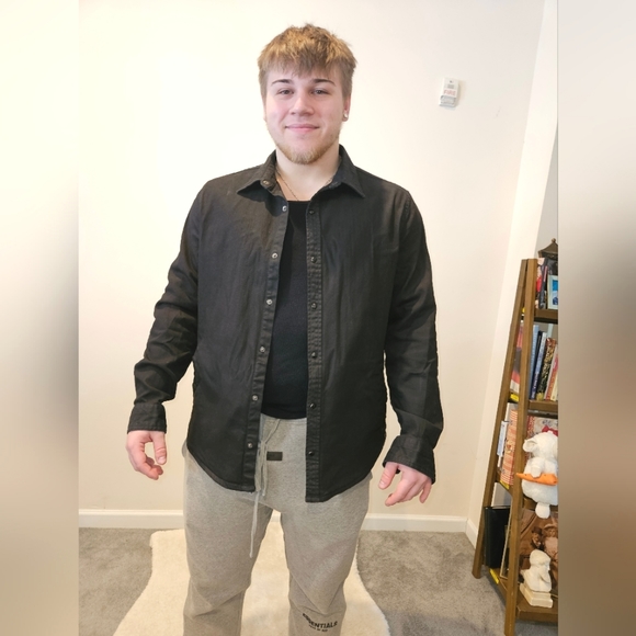 Madison Supply long-sleeved, button-snap shirt in dark gray - Picture 6 of 7